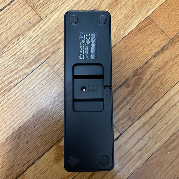 Xbox Controller rechargeable Battery Station - Picture 4 of 4